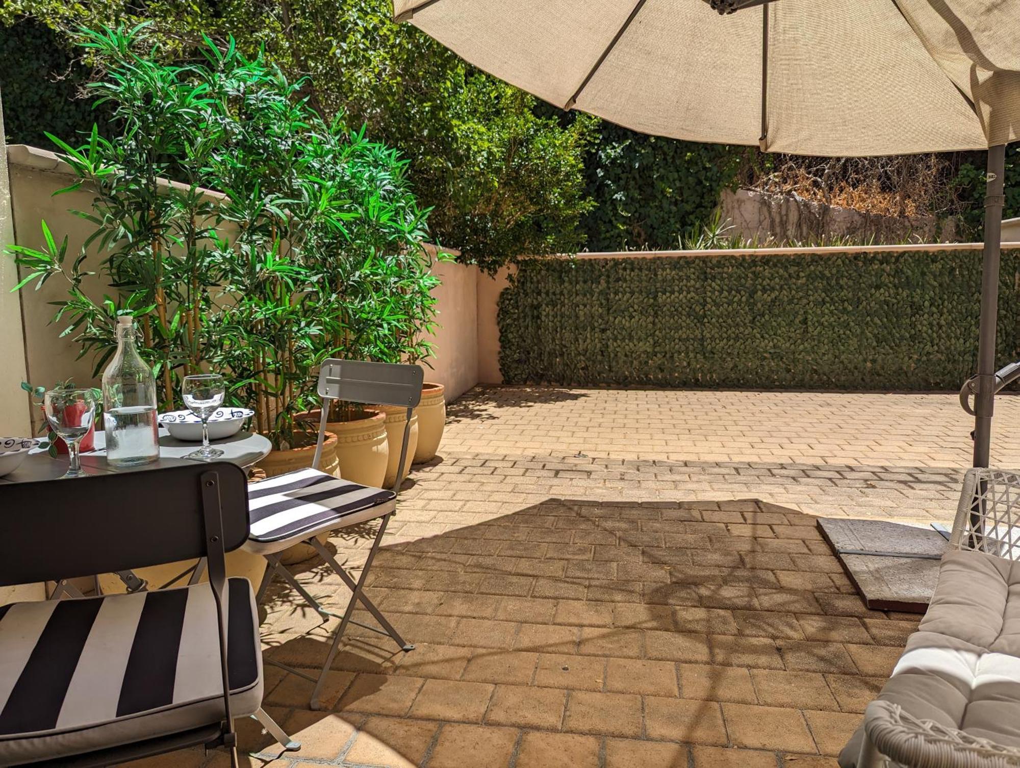 Lovely City Apartment With Private Courtyard, Pool, Free Parking, Gym Περθ Εξωτερικό φωτογραφία